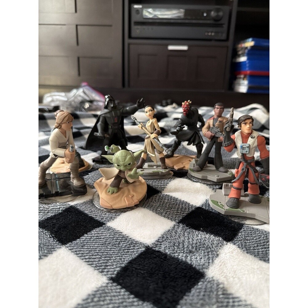 Disney Infinity Star Wars Figure Lot 13 Darth Vader Maul Yoda Kylo Ren